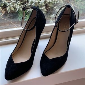 Aldo black suede heel with strap